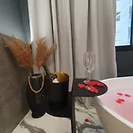 Fael Luxury 아파트호텔 Vlorë