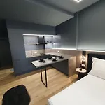 아파트호텔 Fael Luxury Vlorë