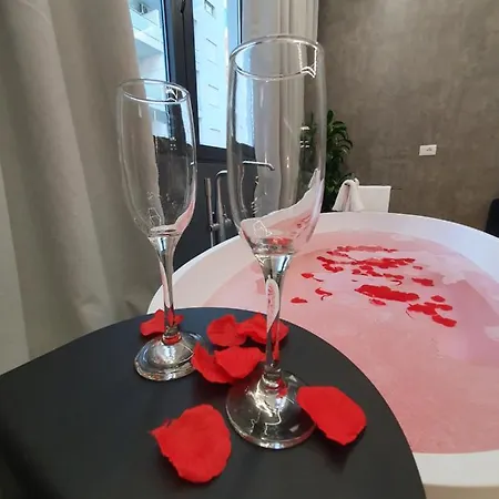 Fael Luxury شقة فندقية فلورا